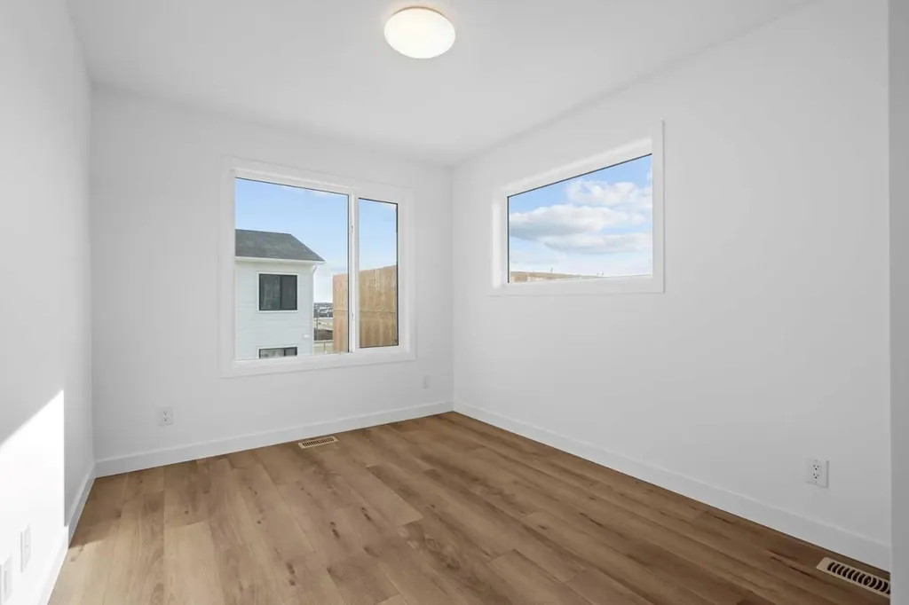 25 Wildwoods Court SW Airdrie AB T4B 5V7