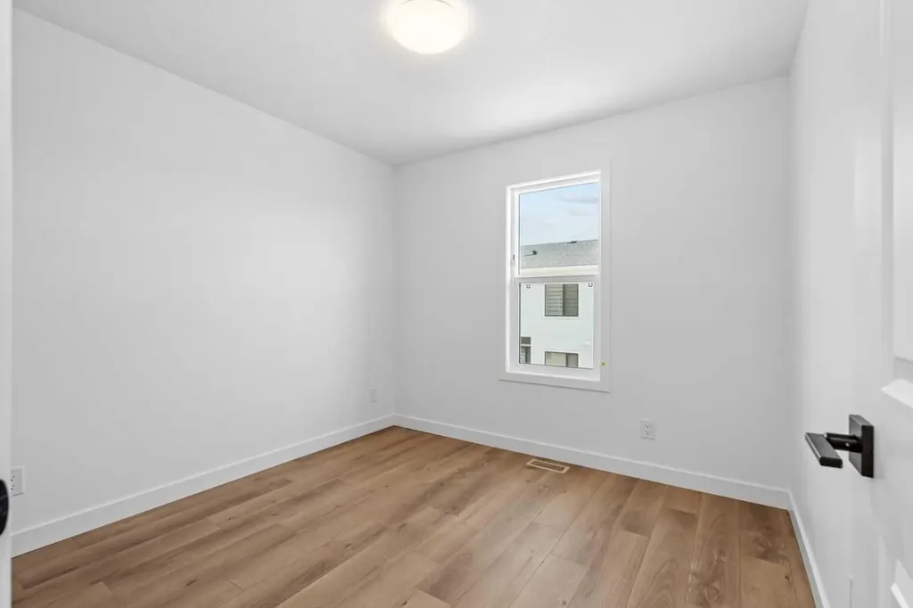 25 Wildwoods Court SW Airdrie AB T4B 5V7
