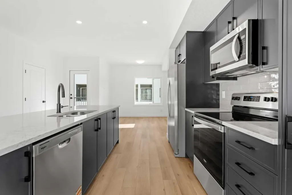 25 Wildwoods Court SW Airdrie AB T4B 5V7