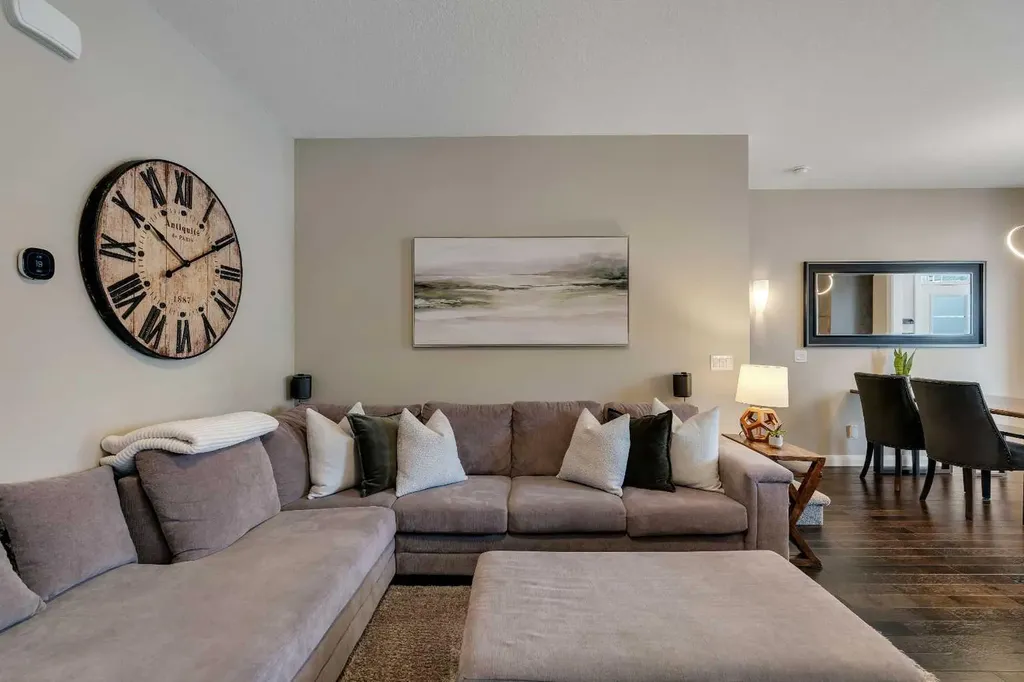 18 Evanscrest Rise NW Calgary AB T3P 0R7