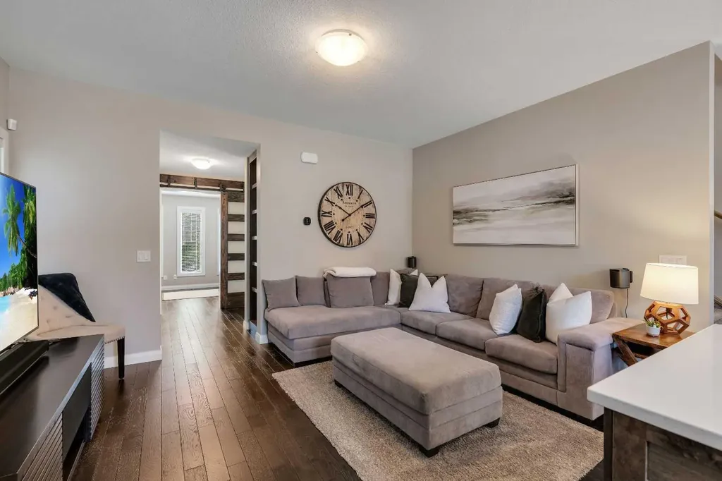18 Evanscrest Rise NW Calgary AB T3P 0R7