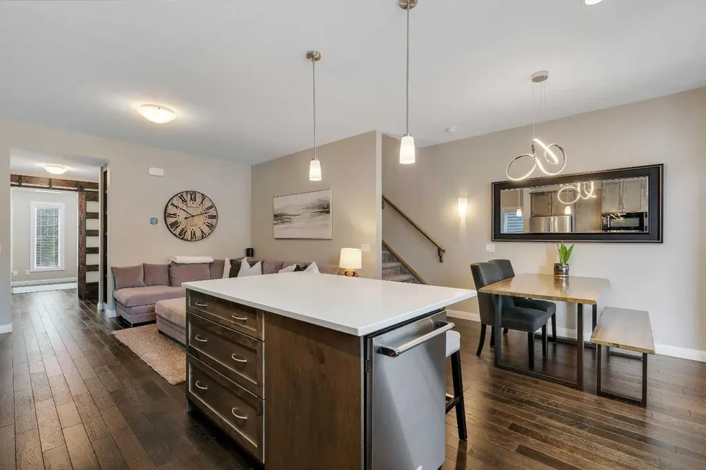 18 Evanscrest Rise NW Calgary AB T3P 0R7