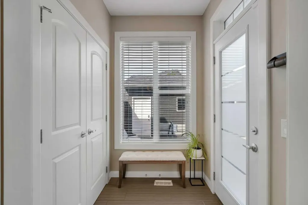 18 Evanscrest Rise NW Calgary AB T3P 0R7