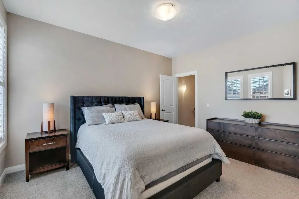 18 Evanscrest Rise NW Calgary AB T3P 0R7