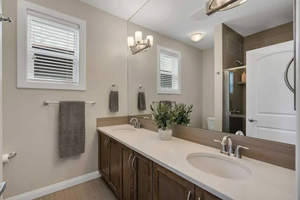 18 Evanscrest Rise NW Calgary AB T3P 0R7