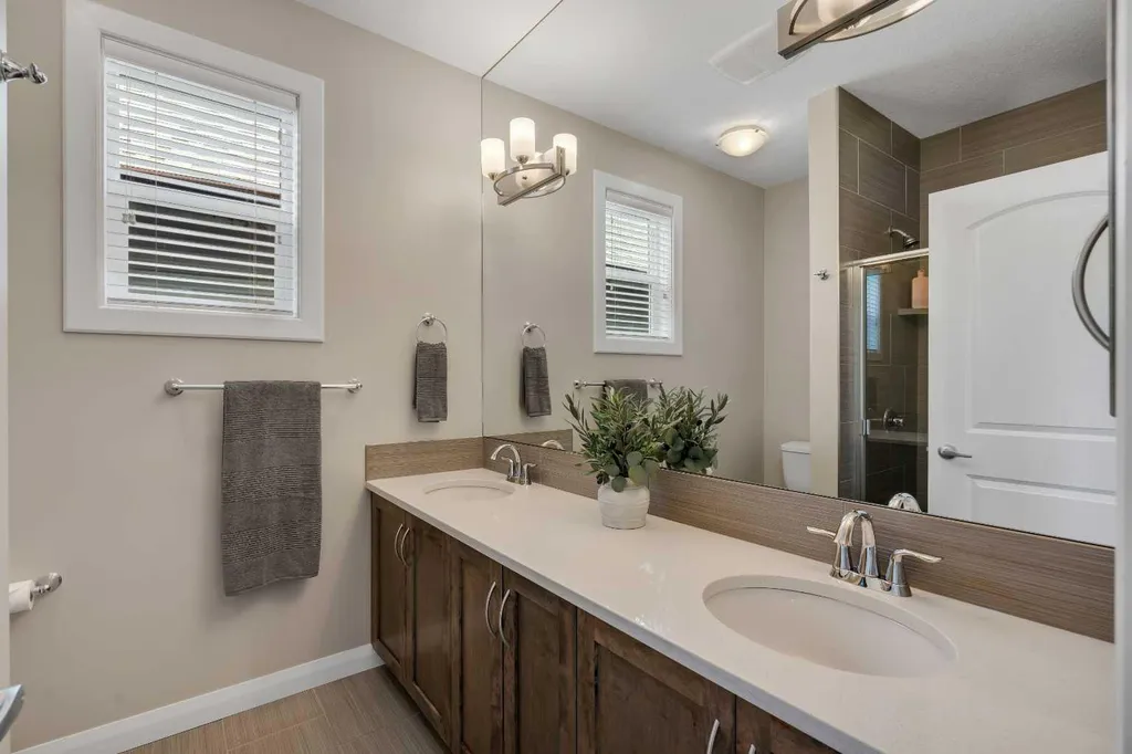 18 Evanscrest Rise NW Calgary AB T3P 0R7
