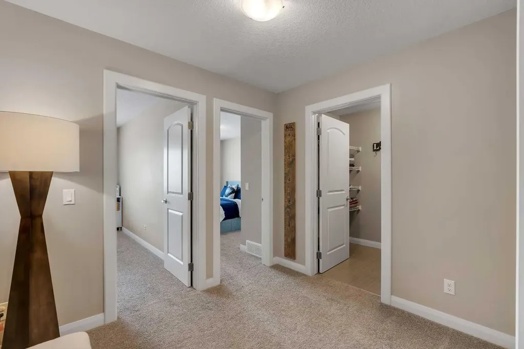 18 Evanscrest Rise NW Calgary AB T3P 0R7