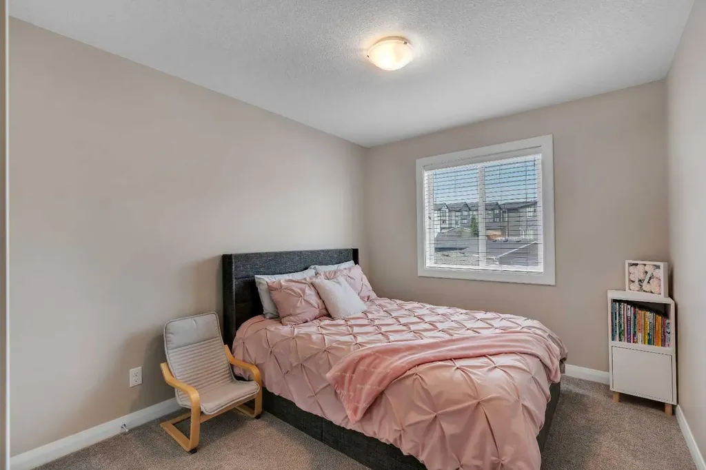 18 Evanscrest Rise NW Calgary AB T3P 0R7