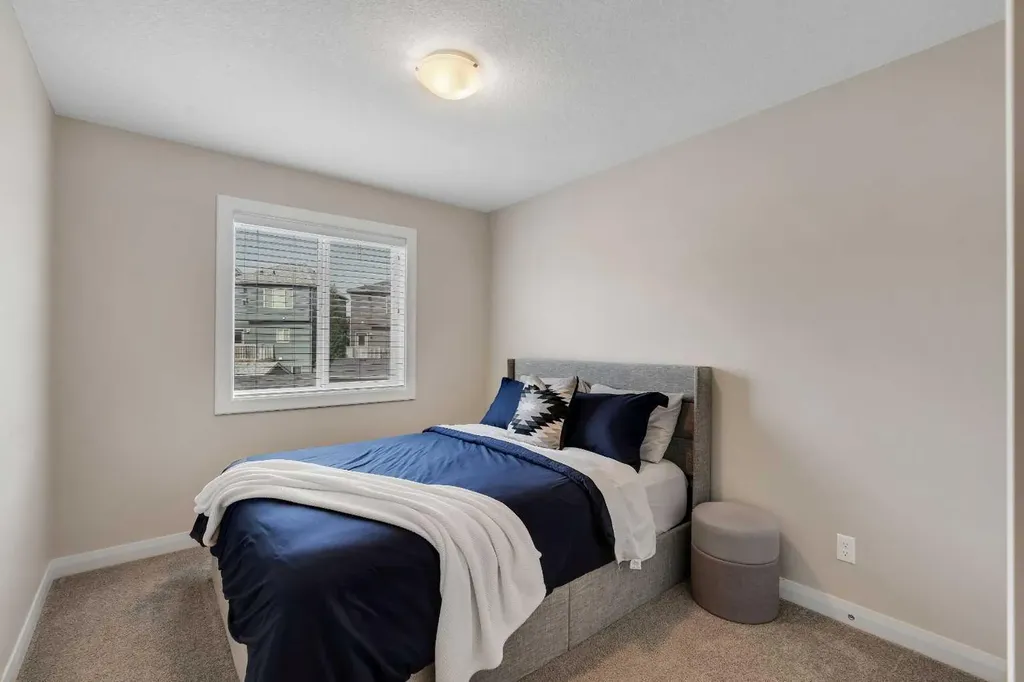 18 Evanscrest Rise NW Calgary AB T3P 0R7