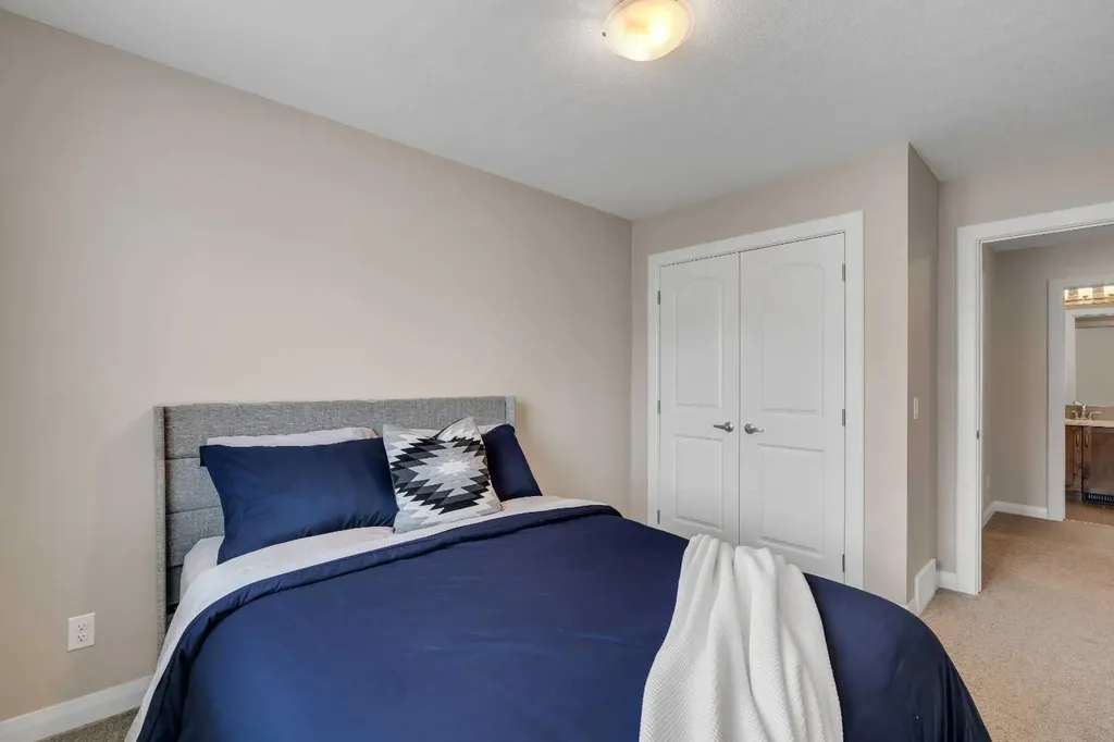 18 Evanscrest Rise NW Calgary AB T3P 0R7
