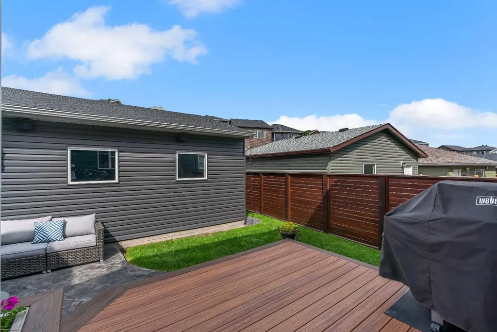18 Evanscrest Rise NW Calgary AB T3P 0R7