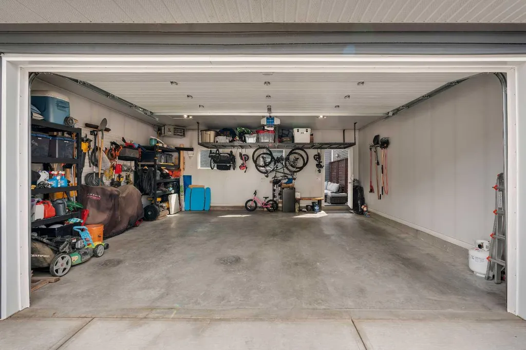 18 Evanscrest Rise NW Calgary AB T3P 0R7