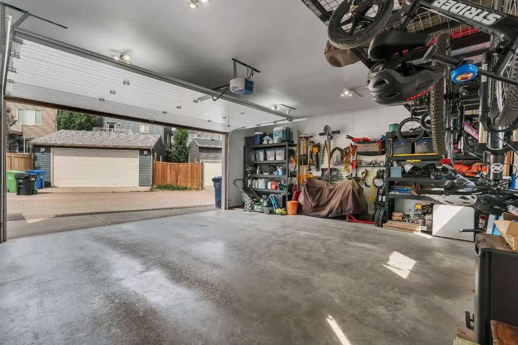 18 Evanscrest Rise NW Calgary AB T3P 0R7