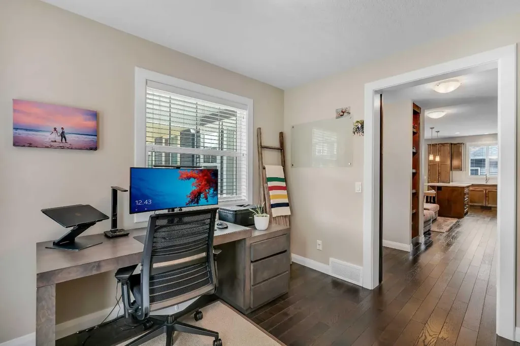 18 Evanscrest Rise NW Calgary AB T3P 0R7