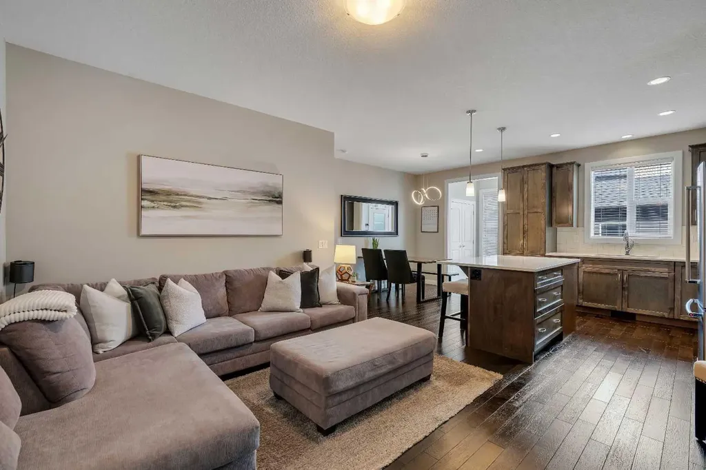 18 Evanscrest Rise NW Calgary AB T3P 0R7
