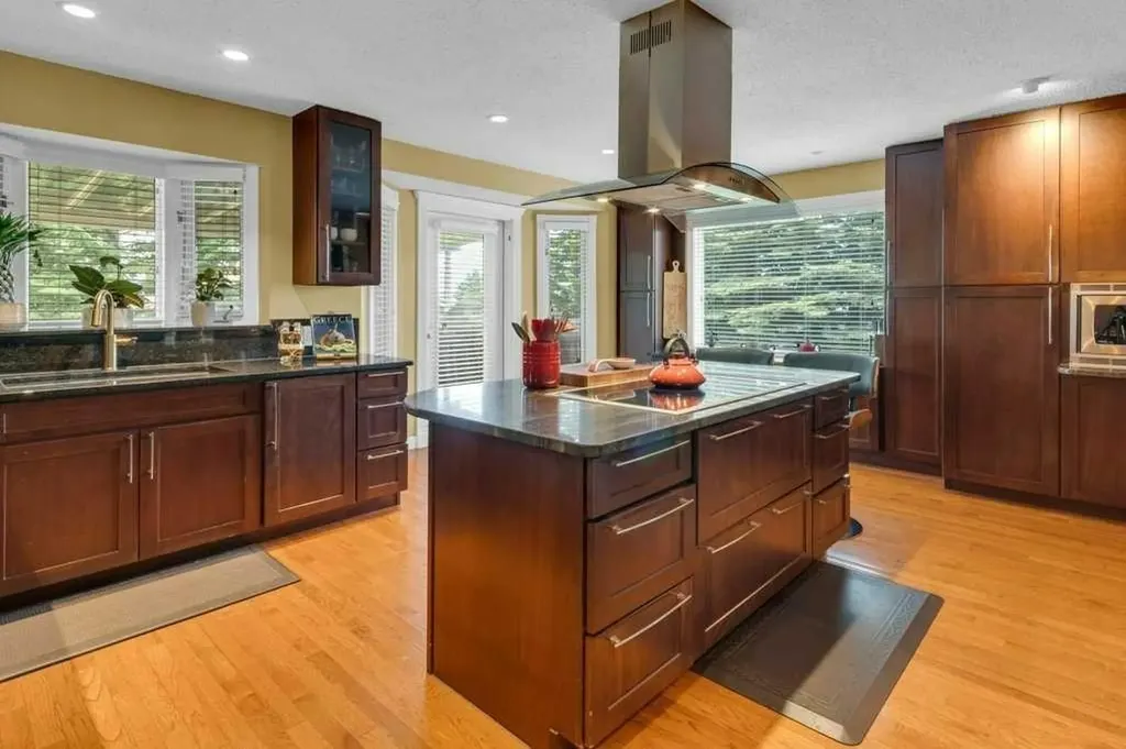 63 Edenstone Way NW Calgary AB T3A 3Z1