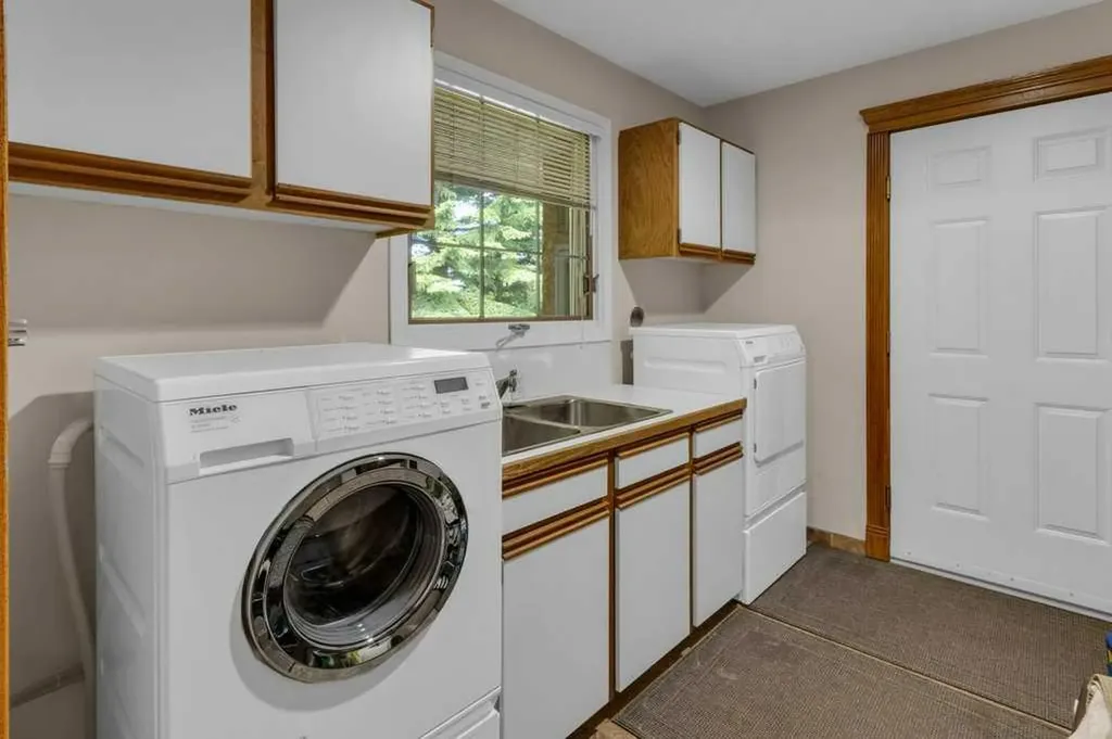 63 Edenstone Way NW Calgary AB T3A 3Z1