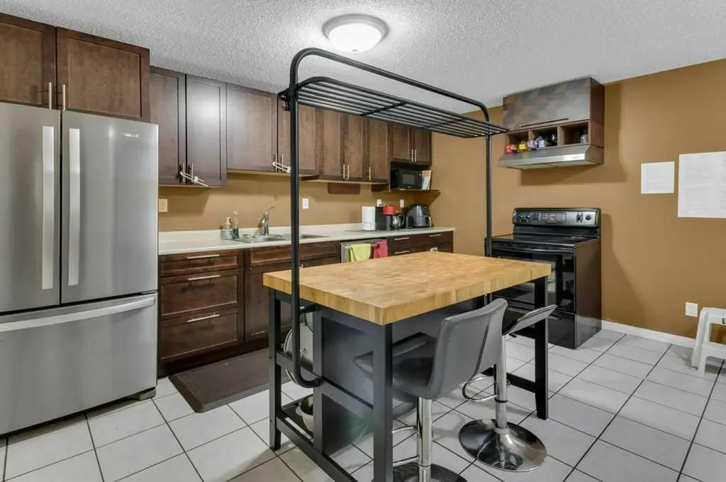 63 Edenstone Way NW Calgary AB T3A 3Z1