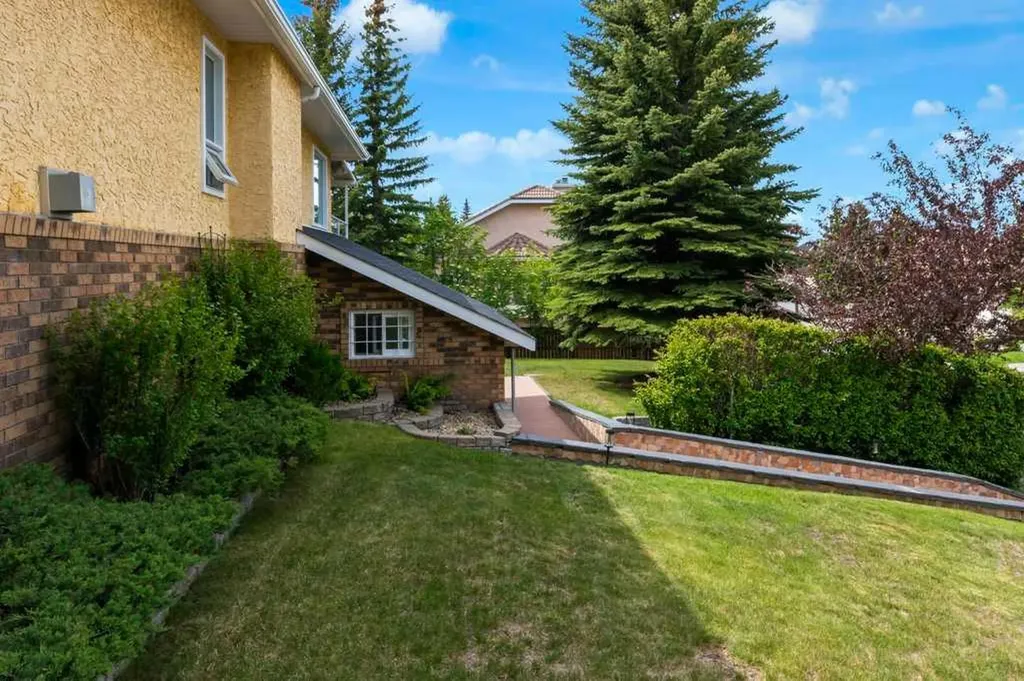 63 Edenstone Way NW Calgary AB T3A 3Z1