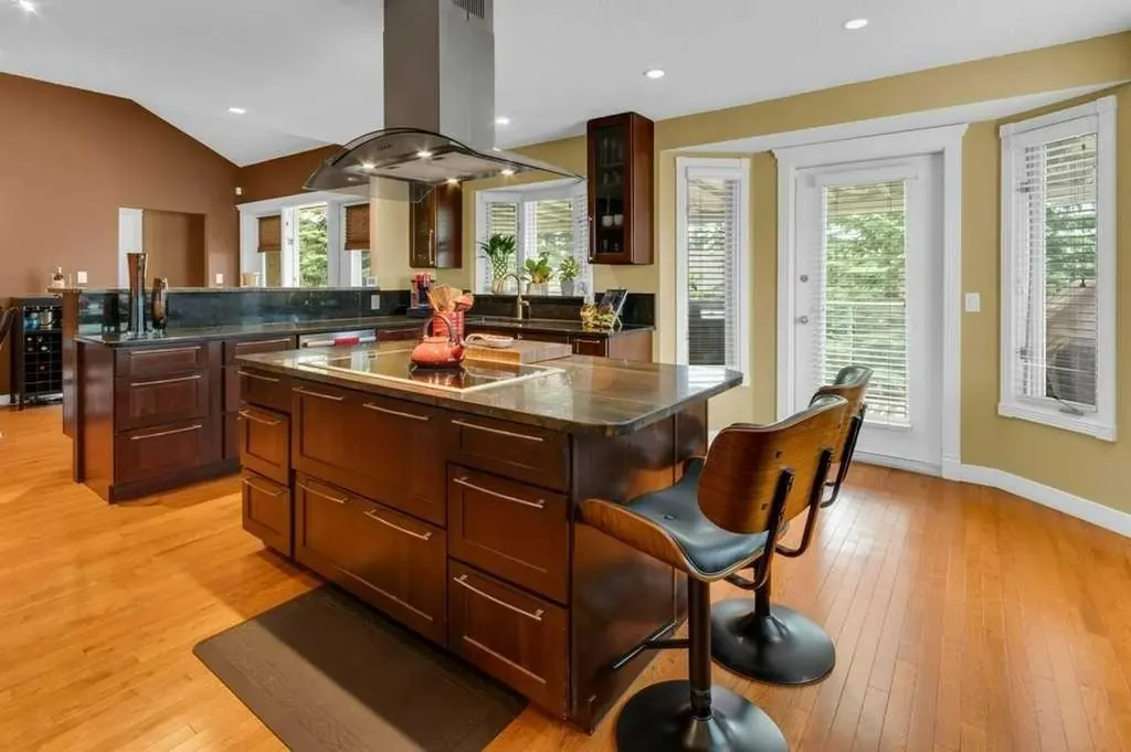 63 Edenstone Way NW Calgary AB T3A 3Z1