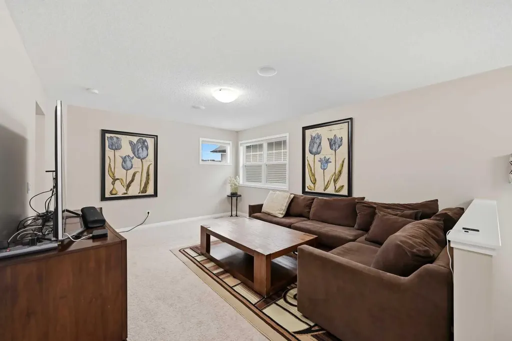 156 Skyview Shores Manor NE Calgary AB T3N 1B4