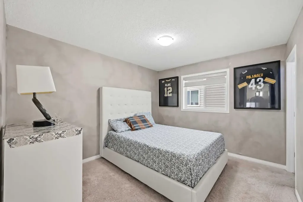 156 Skyview Shores Manor NE Calgary AB T3N 1B4