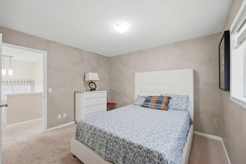 156 Skyview Shores Manor NE Calgary AB T3N 1B4