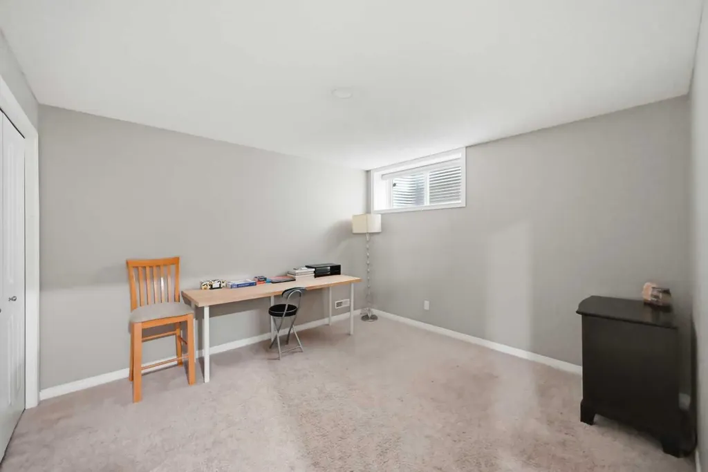 156 Skyview Shores Manor NE Calgary AB T3N 1B4