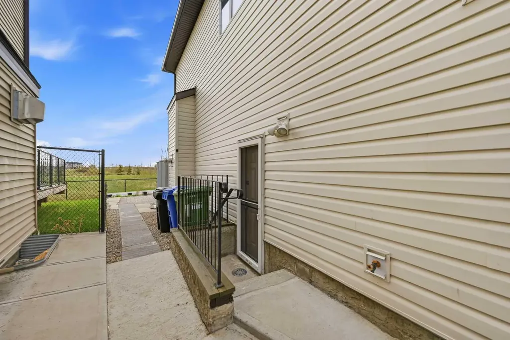 156 Skyview Shores Manor NE Calgary AB T3N 1B4
