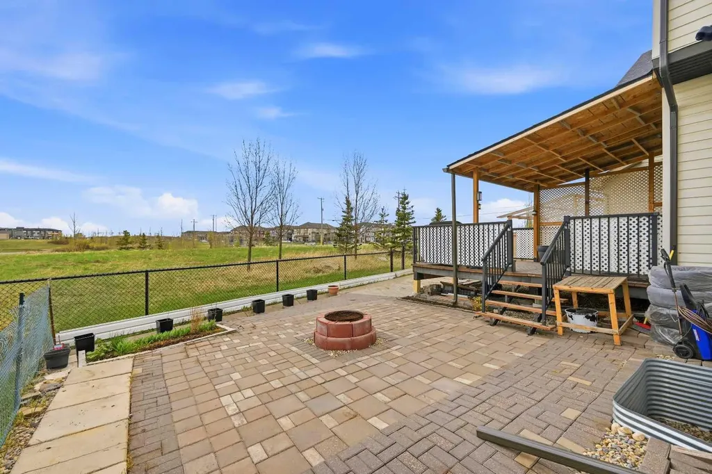 156 Skyview Shores Manor NE Calgary AB T3N 1B4