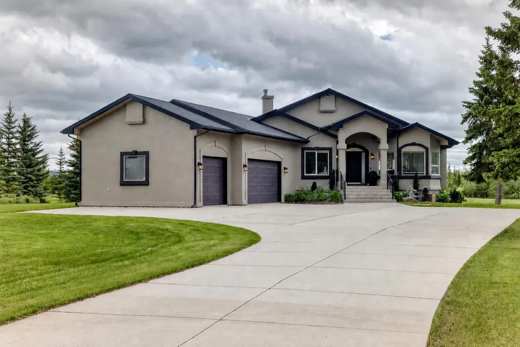 12 Clover Lane Rural Rocky View County AB T3Z 1G9