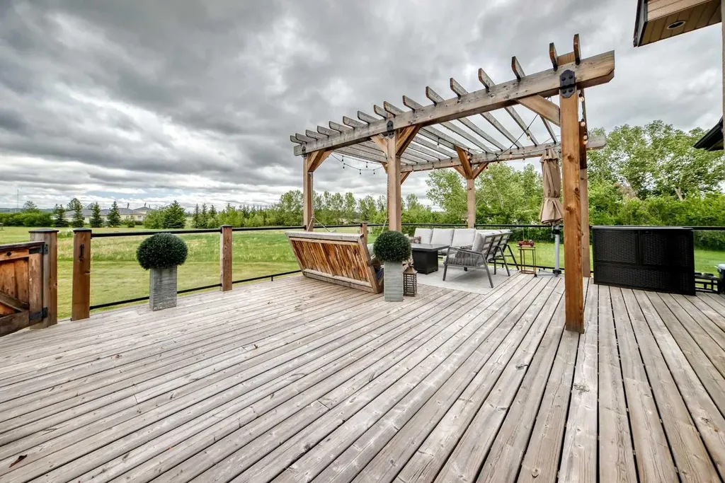 12 Clover Lane Rural Rocky View County AB T3Z 1G9