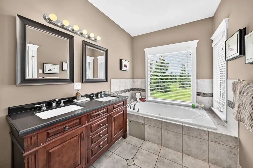 12 Clover Lane Rural Rocky View County AB T3Z 1G9
