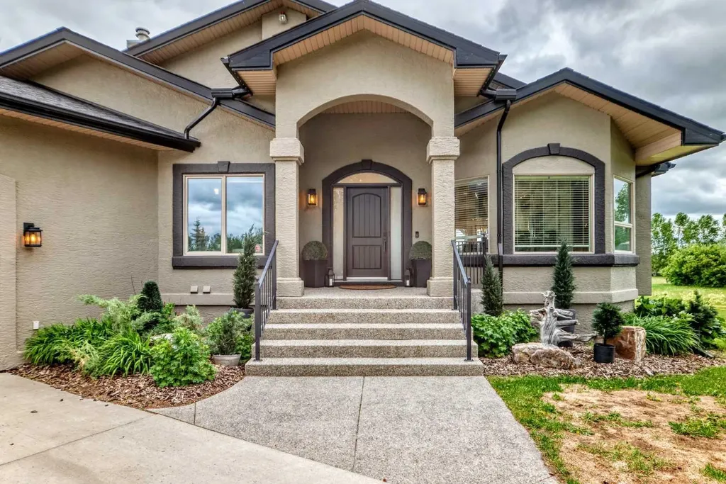 12 Clover Lane Rural Rocky View County AB T3Z 1G9
