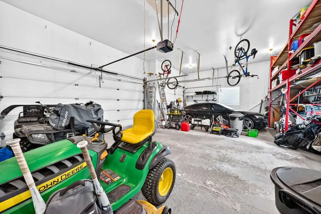 12 Clover Lane Rural Rocky View County AB T3Z 1G9