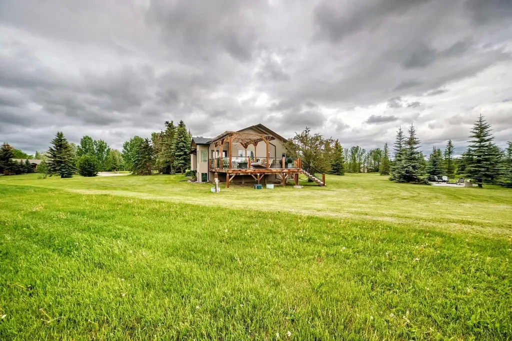 12 Clover Lane Rural Rocky View County AB T3Z 1G9