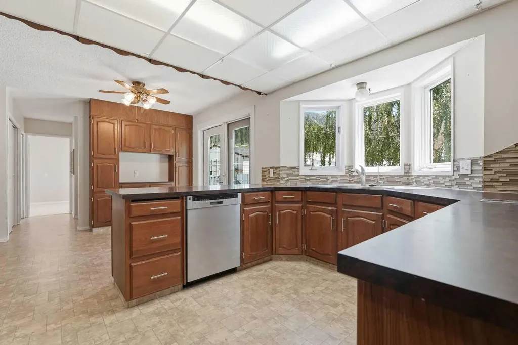 2117 127 Street Blairmore AB T0K 0E0
