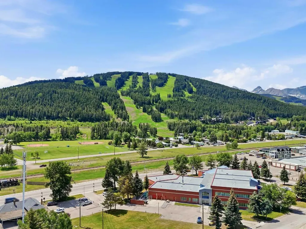 2117 127 Street Blairmore AB T0K 0E0