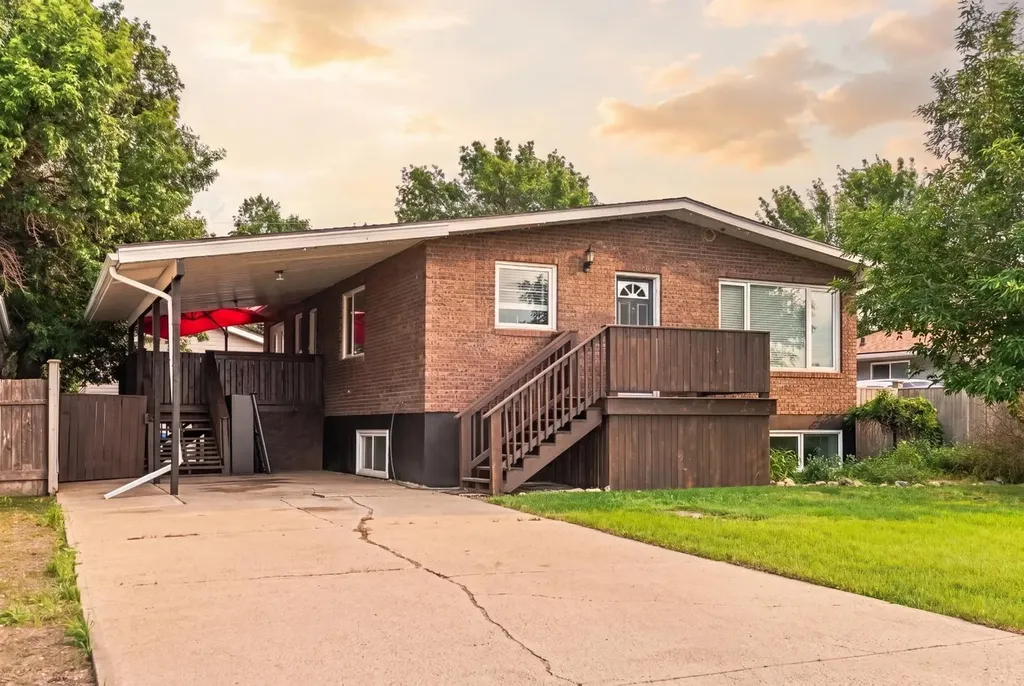 1017 19a Avenue Coaldale AB T1M 1A6