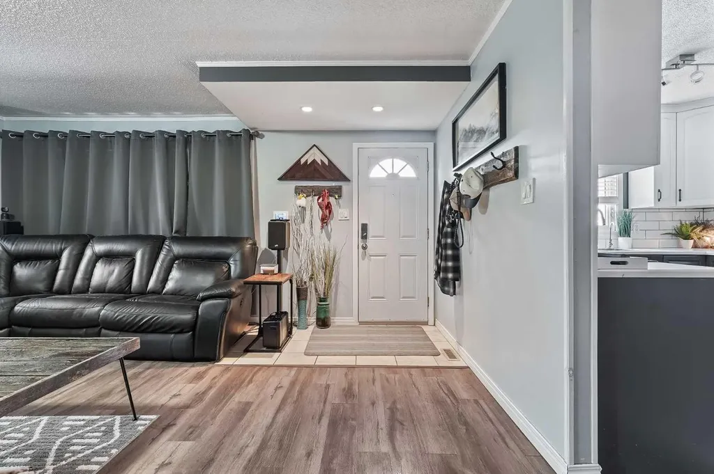 1017 19a Avenue Coaldale AB T1M 1A6
