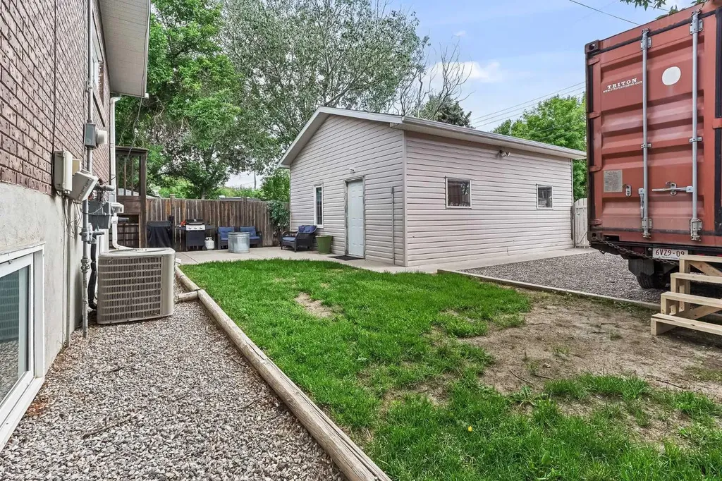 1017 19a Avenue Coaldale AB T1M 1A6