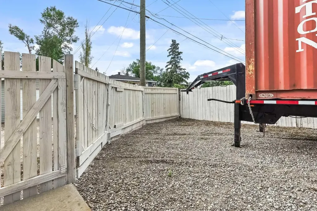 1017 19a Avenue Coaldale AB T1M 1A6