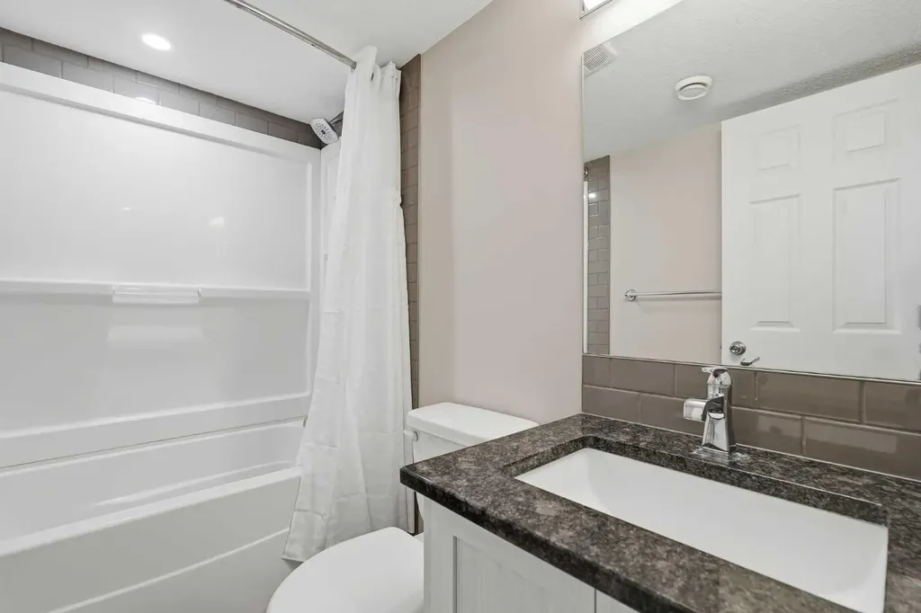 781 Sandringham Place NW Calgary AB T3K3Z1