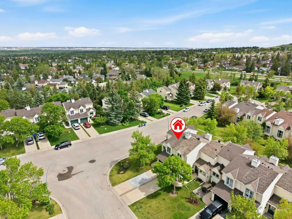 781 Sandringham Place NW Calgary AB T3K3Z1
