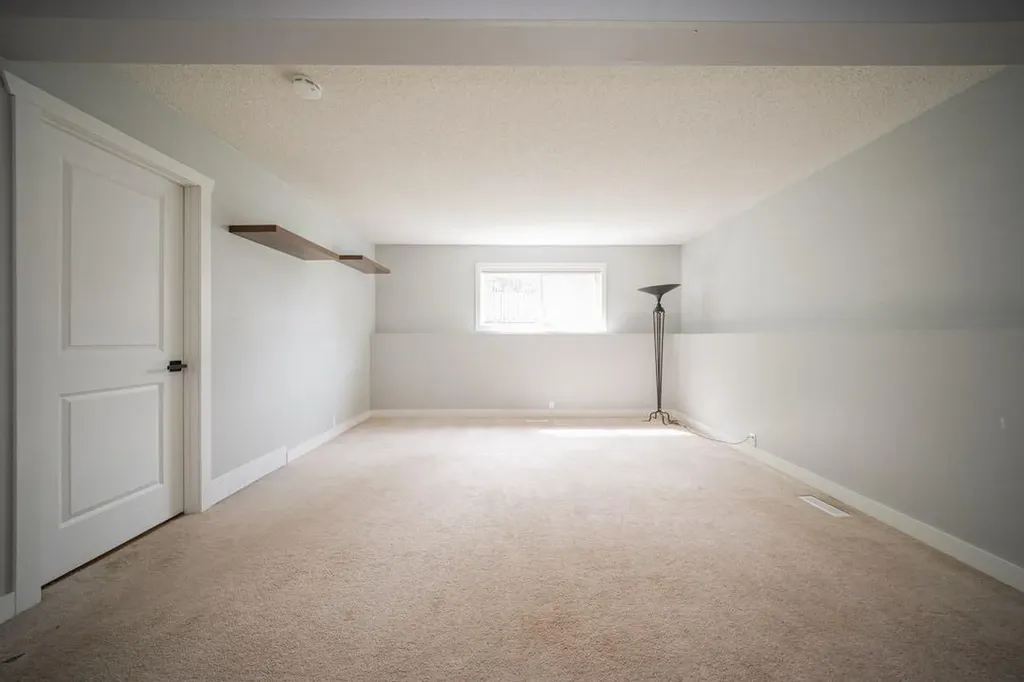 181 Windsor Drive Fort Mcmurray AB T9H 4R1