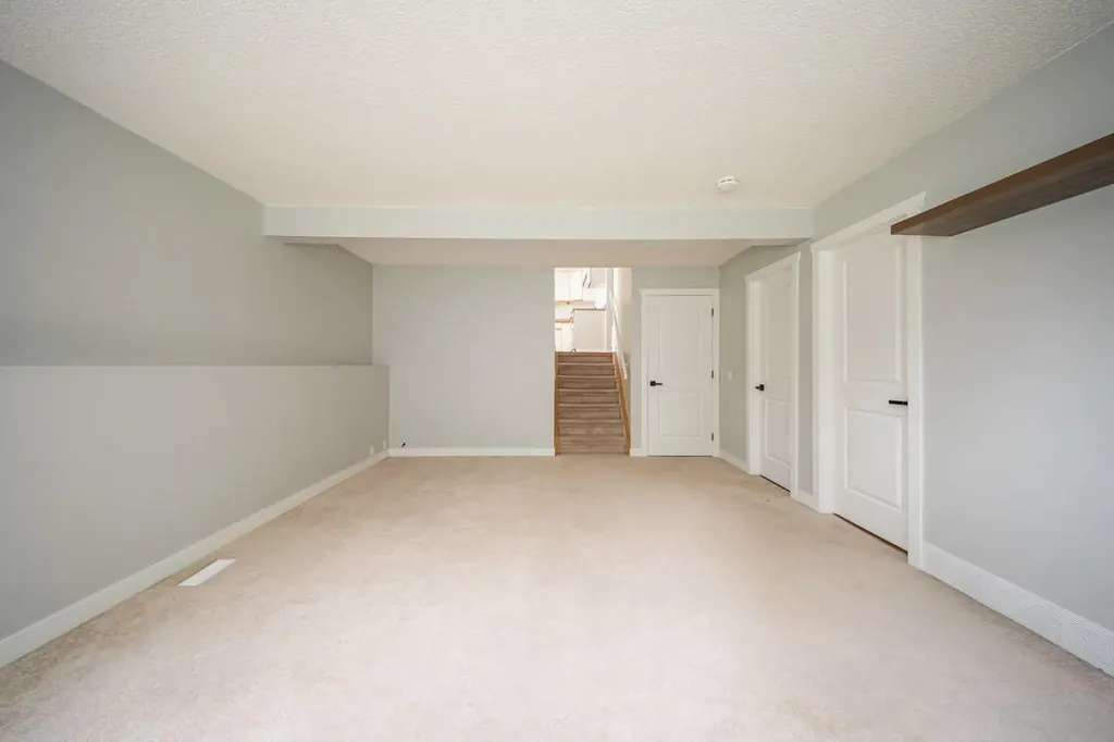 181 Windsor Drive Fort Mcmurray AB T9H 4R1