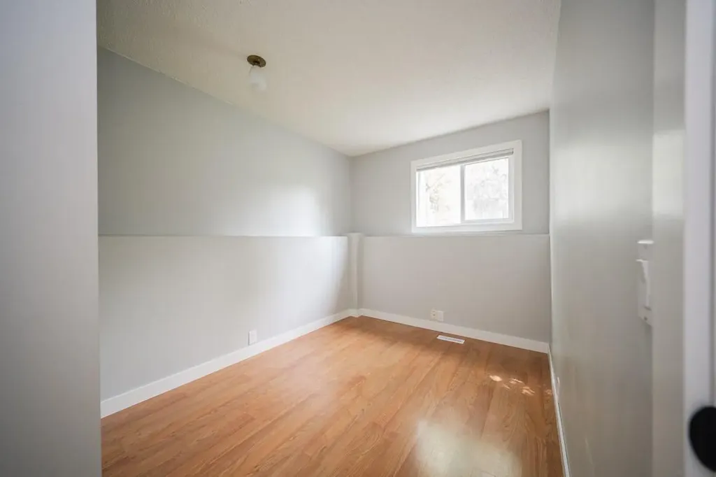 181 Windsor Drive Fort Mcmurray AB T9H 4R1