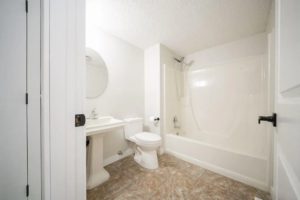 181 Windsor Drive Fort Mcmurray AB T9H 4R1