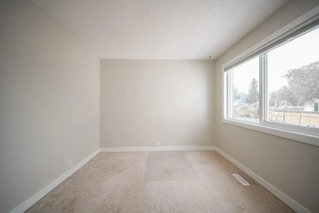 181 Windsor Drive Fort Mcmurray AB T9H 4R1