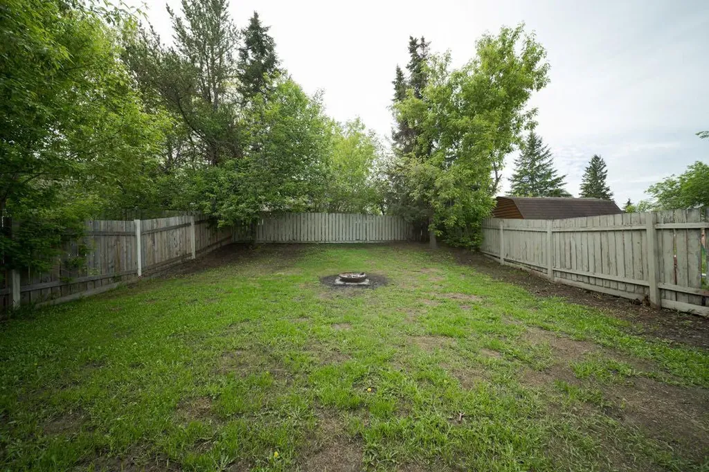 181 Windsor Drive Fort Mcmurray AB T9H 4R1